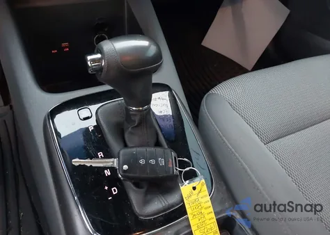 2017 Kia Forte Lx z USA, uszkodzony, nr VIN 3KPFK4A75HE124792